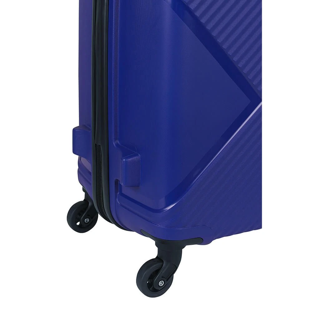 American Tourister 69cm Spinner - At Zakk 7 American Tourister 69cm Spinner - At Zakk - Image 5